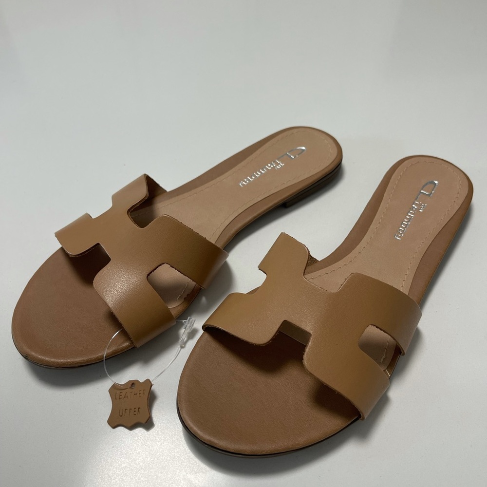 CL by Laundry Artist Slides, Sandals, Color Natural, Size 7, NWT and box.